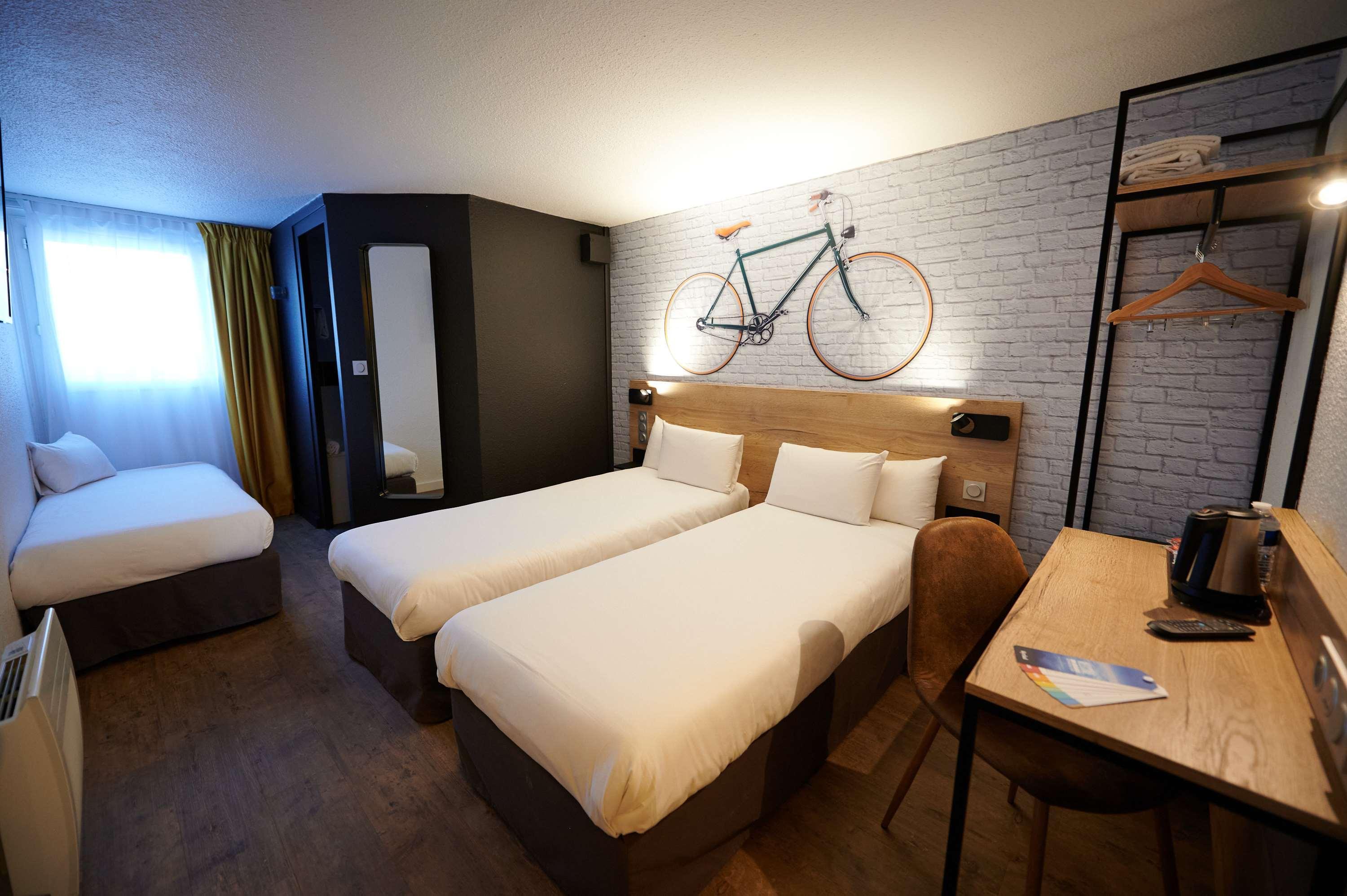 Kyriad Hotel Laval Laval  Eksteriør bilde