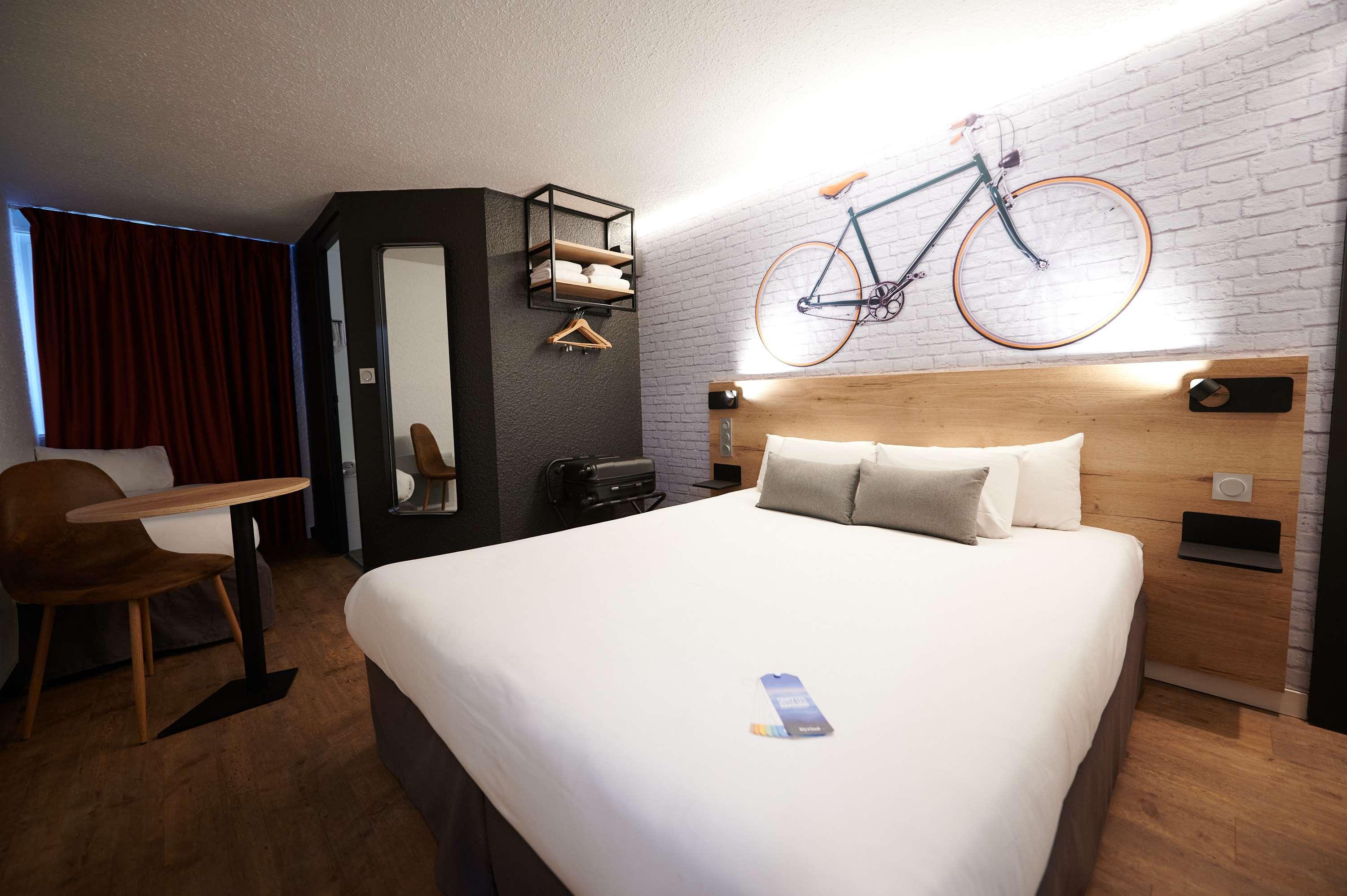 Kyriad Hotel Laval Laval  Eksteriør bilde