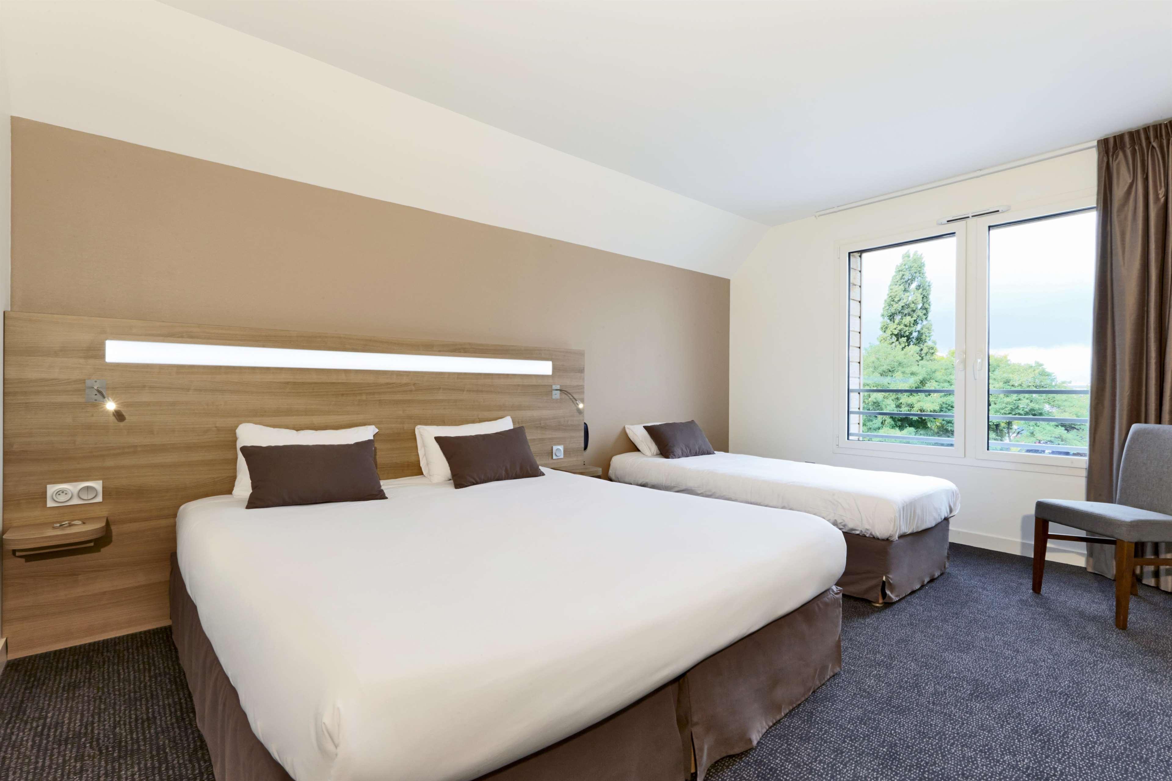 Kyriad Hotel Laval Laval  Eksteriør bilde