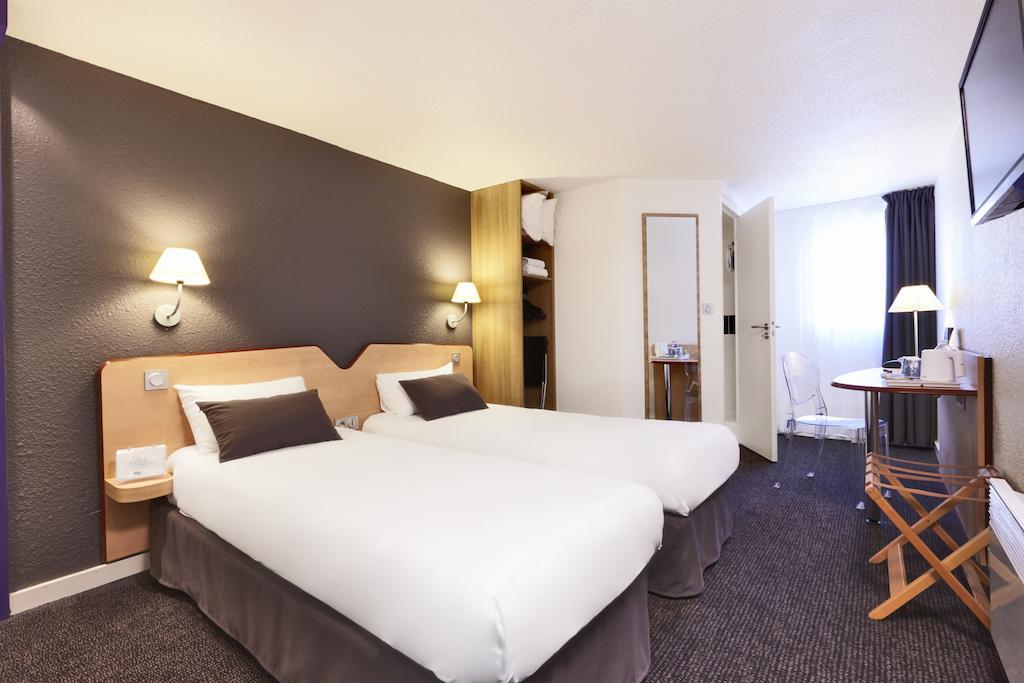 Kyriad Hotel Laval Laval  Eksteriør bilde