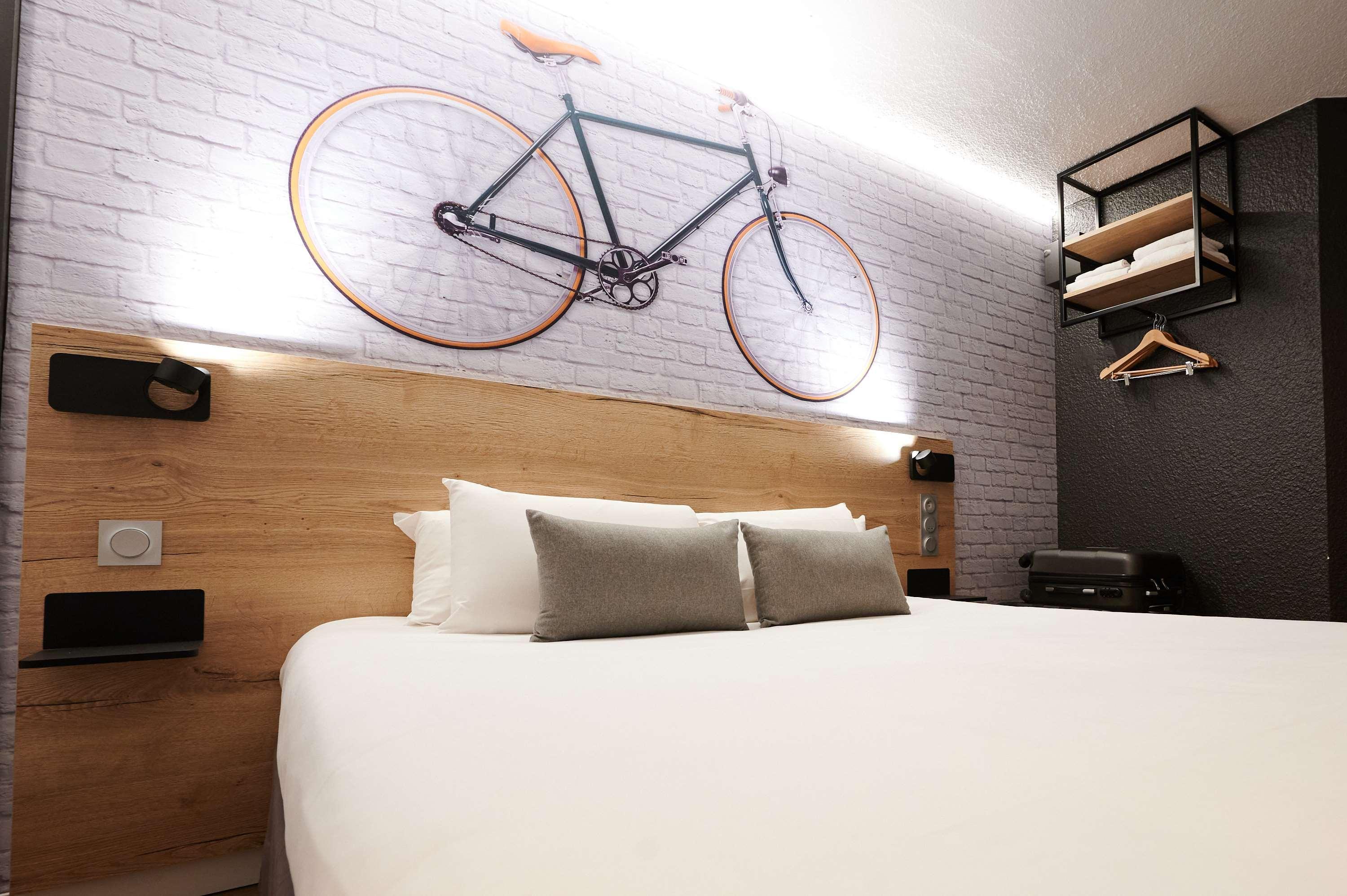 Kyriad Hotel Laval Laval  Eksteriør bilde